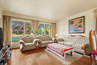 364 Bellamy Road N • Toronto, ON photo 6
