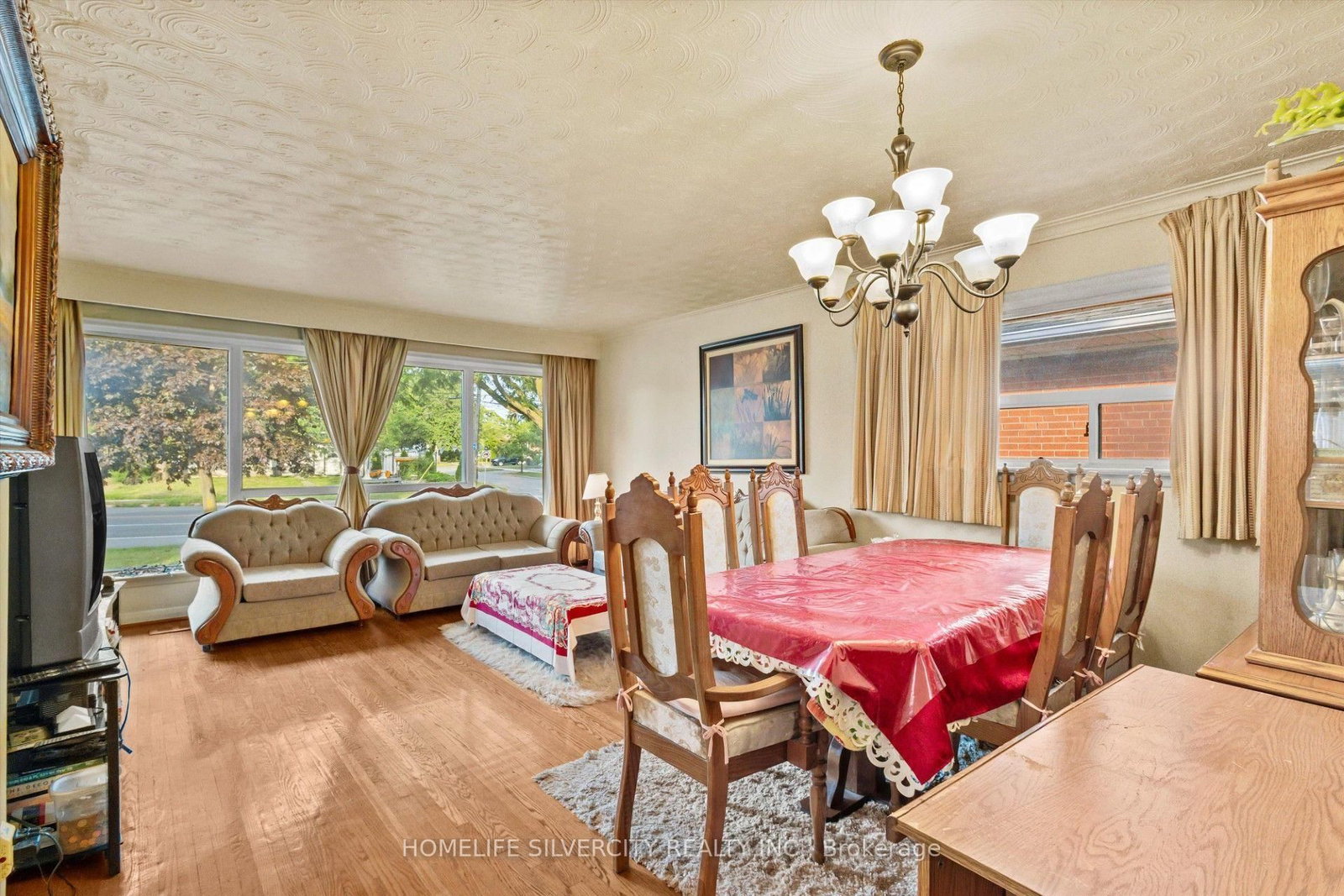 364 Bellamy Road N • Toronto, ON photo 8