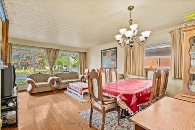 364 Bellamy Road N • Toronto, ON photo 8