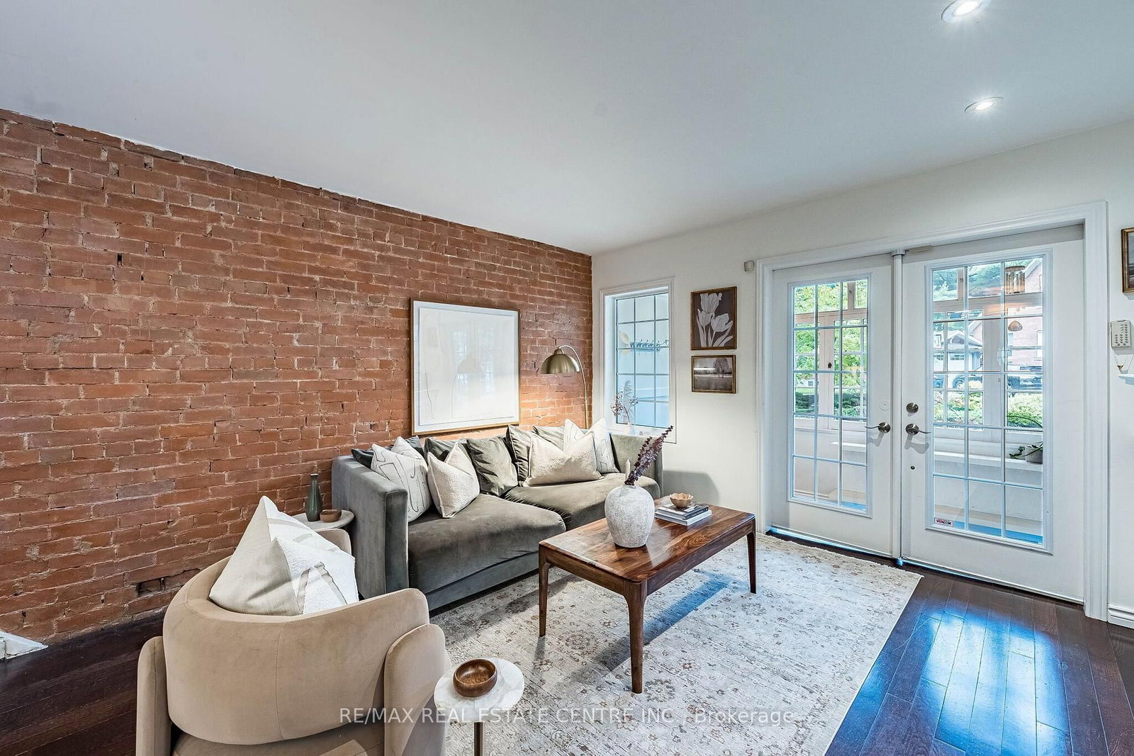 14 Wildwood Crescent • Toronto, ON photo 5