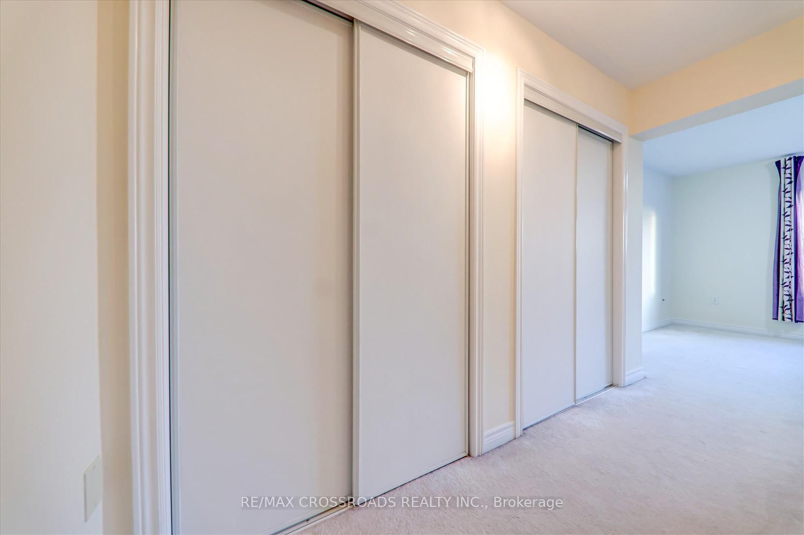 19 Kawneer Terrace • Toronto, ON photo 23