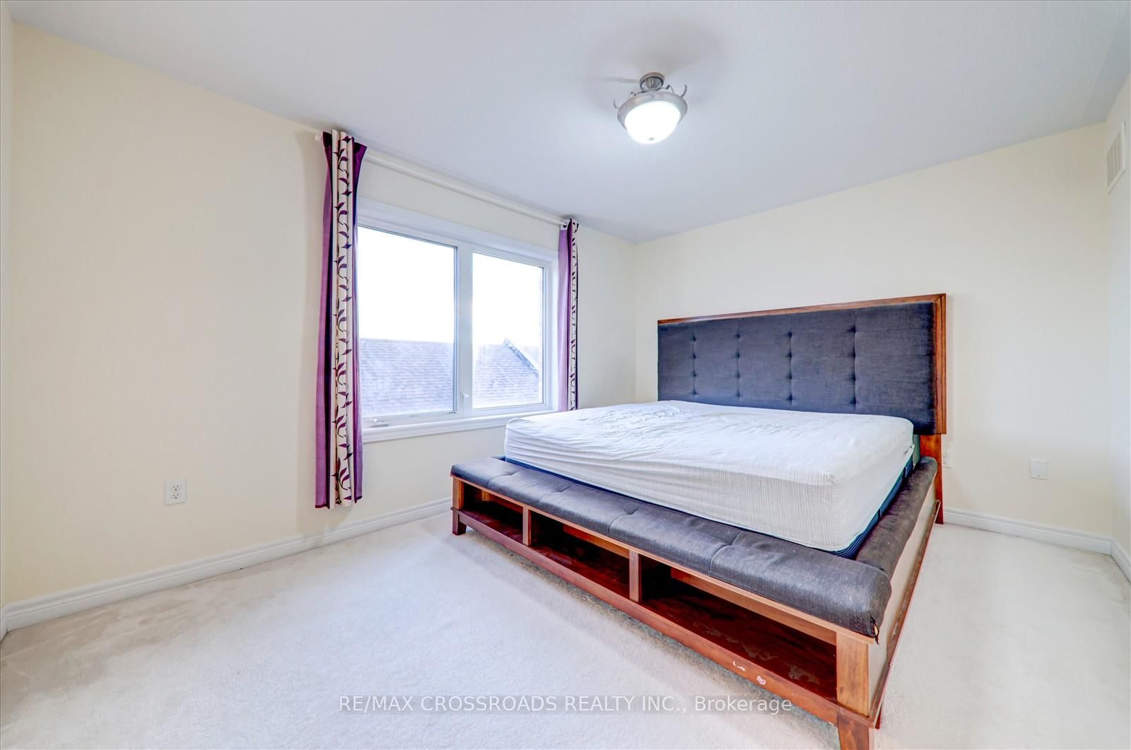 19 Kawneer Terrace • Toronto, ON photo 24