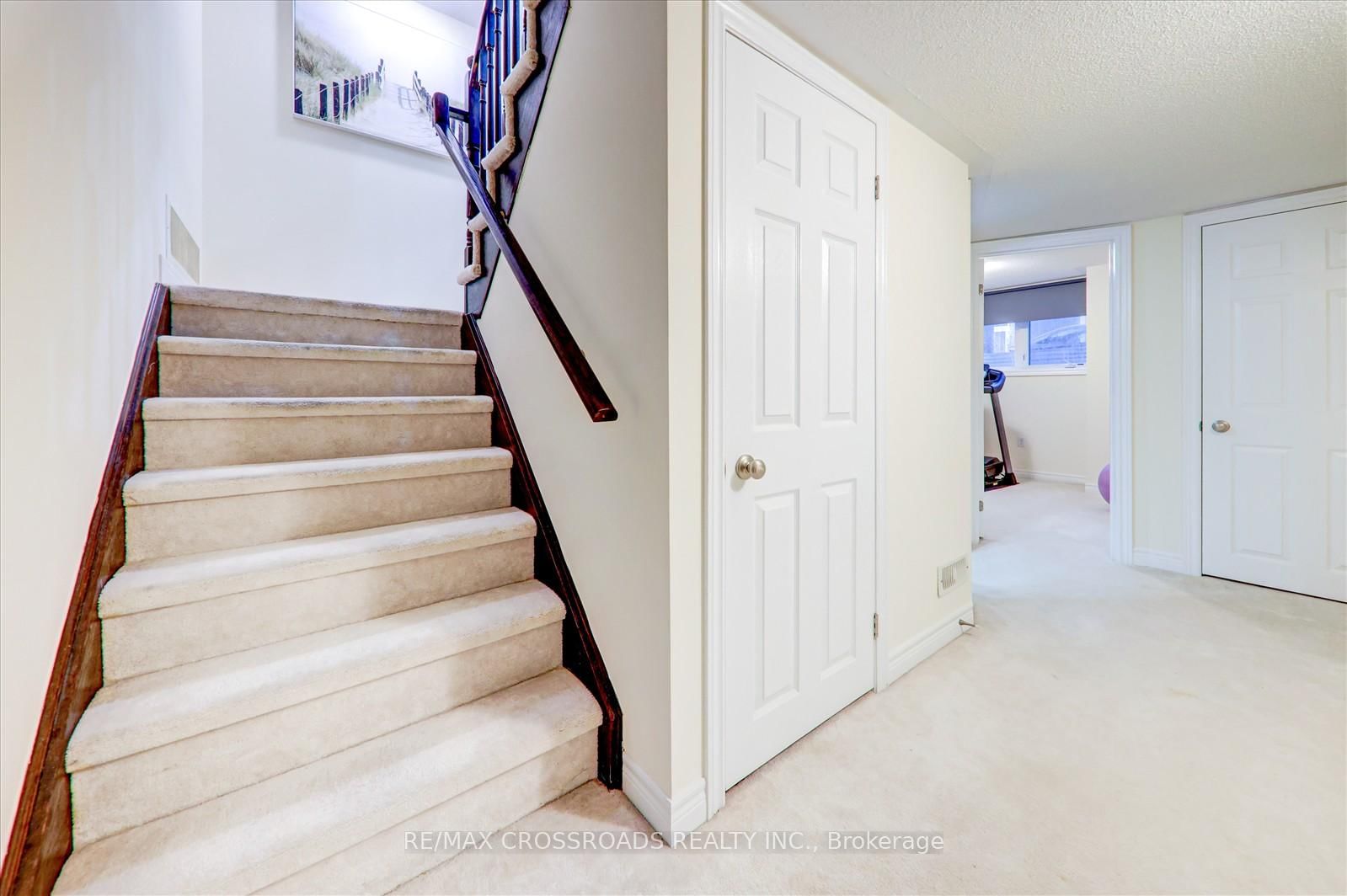 19 Kawneer Terrace • Toronto, ON photo 26