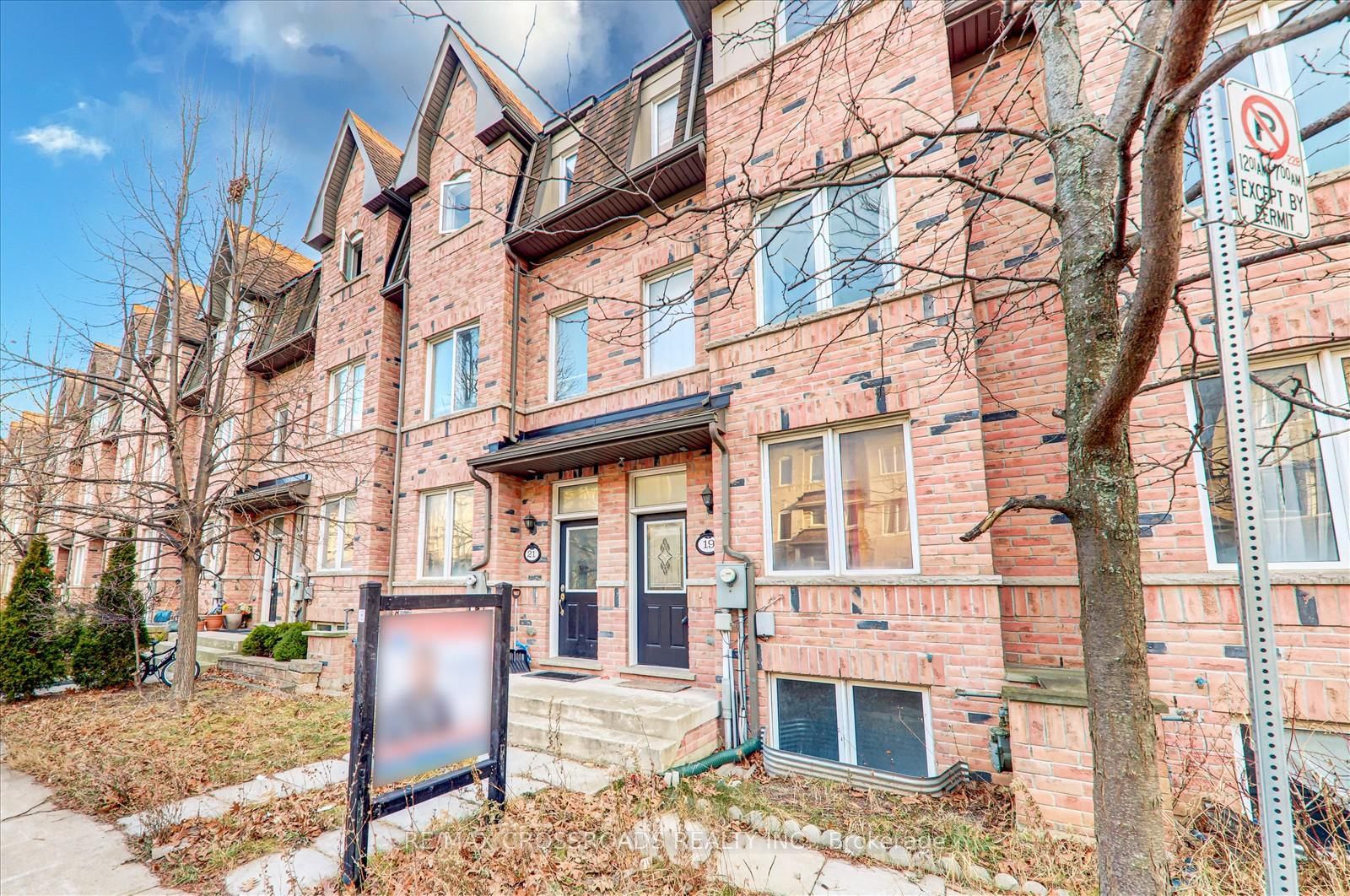 19 Kawneer Terrace • Toronto, ON photo 3