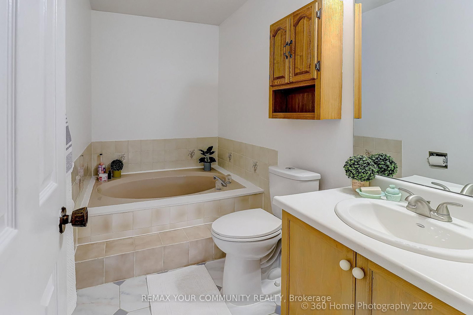 4 Mayflower Street S • Whitby, ON photo 17
