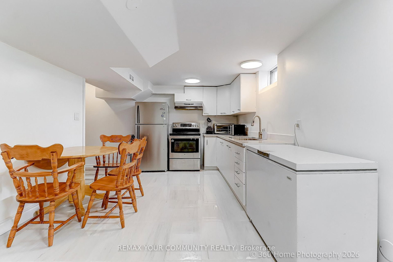 4 Mayflower Street S • Whitby, ON photo 19