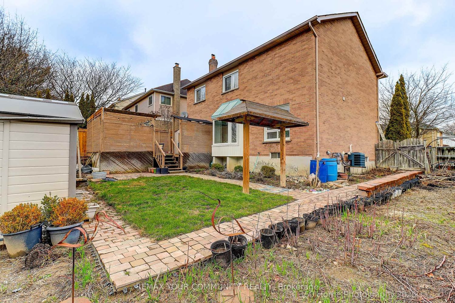 4 Mayflower Street S • Whitby, ON photo 22