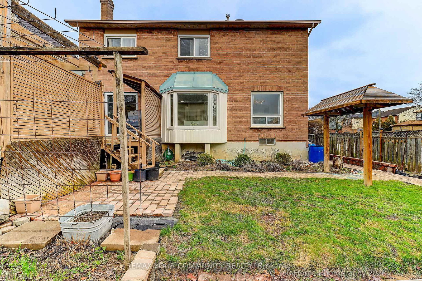 4 Mayflower Street S • Whitby, ON photo 24