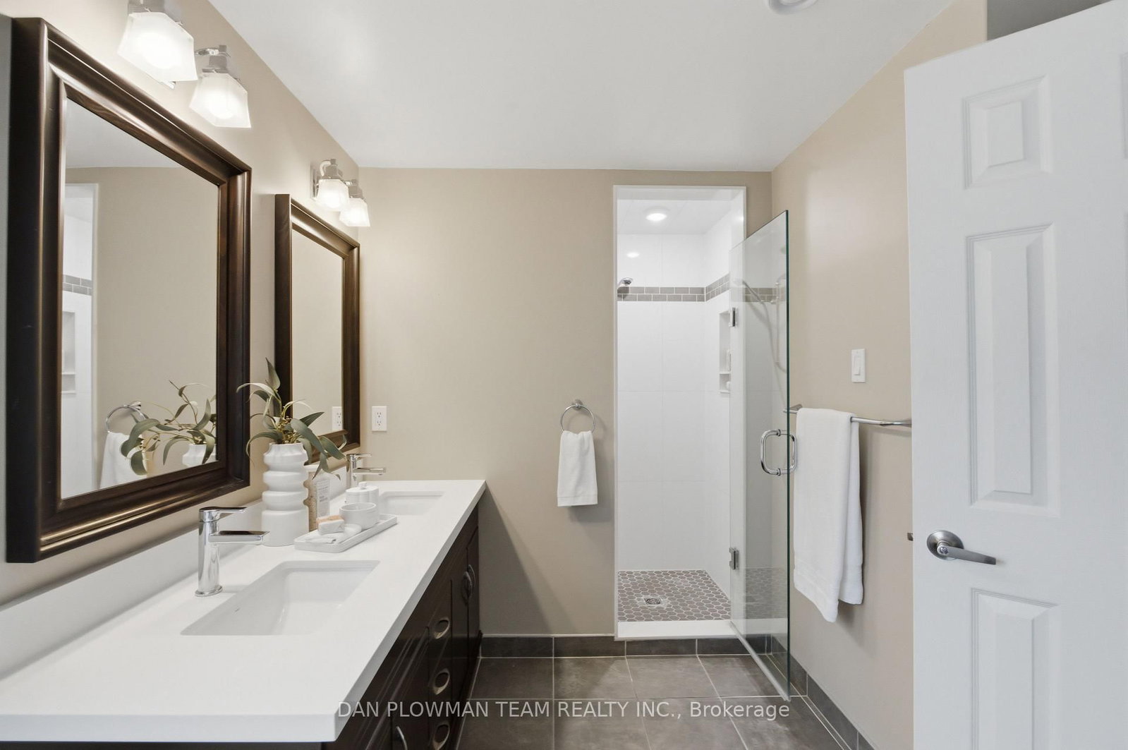 6 Saddlebrook Court • Clarington, ON photo 22