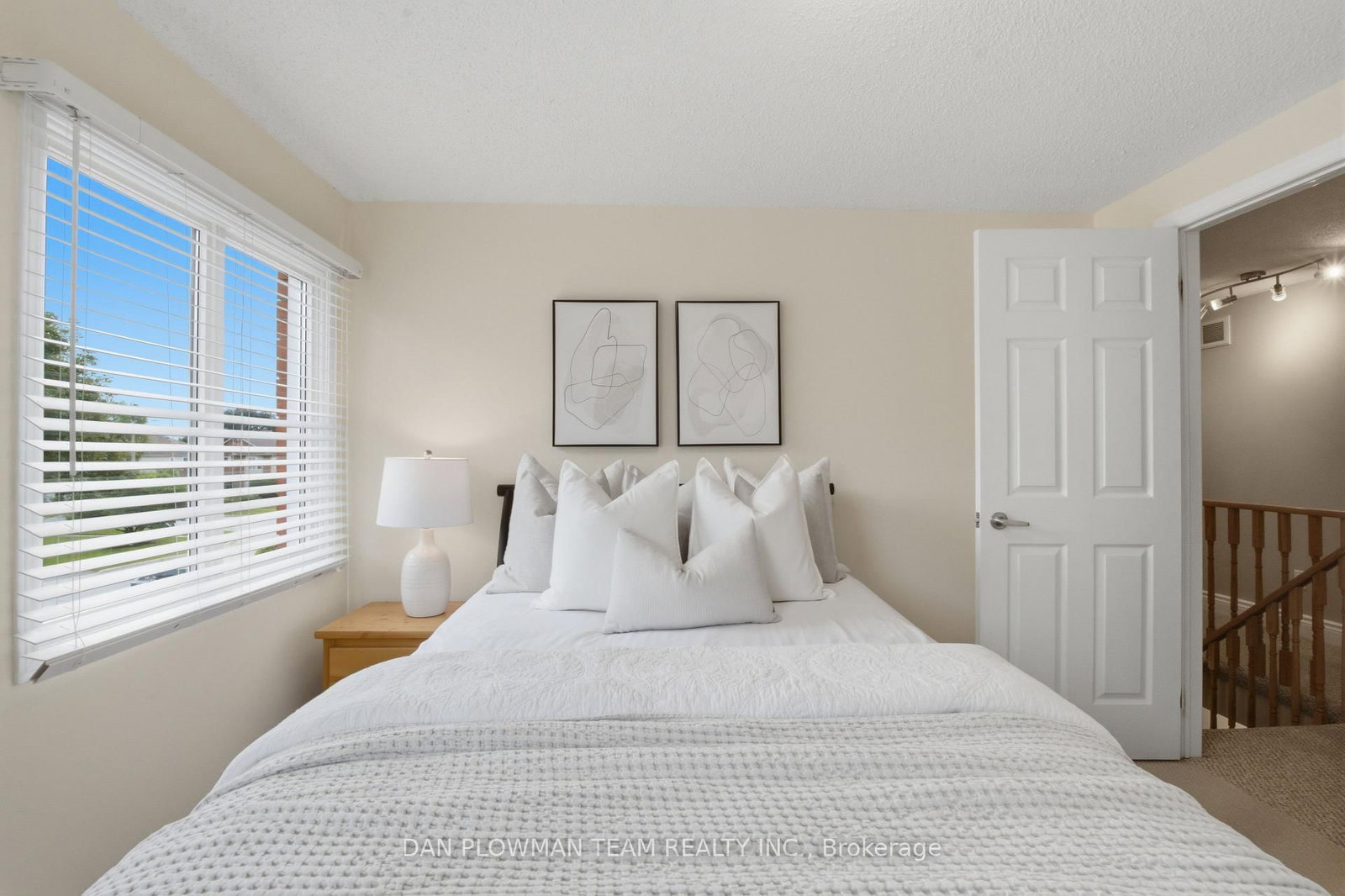 6 Saddlebrook Court • Clarington, ON photo 25