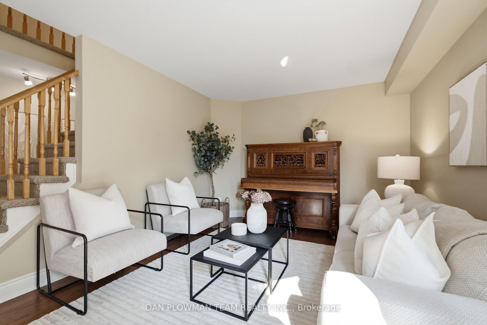 6 Saddlebrook Court • Clarington, ON photo 5