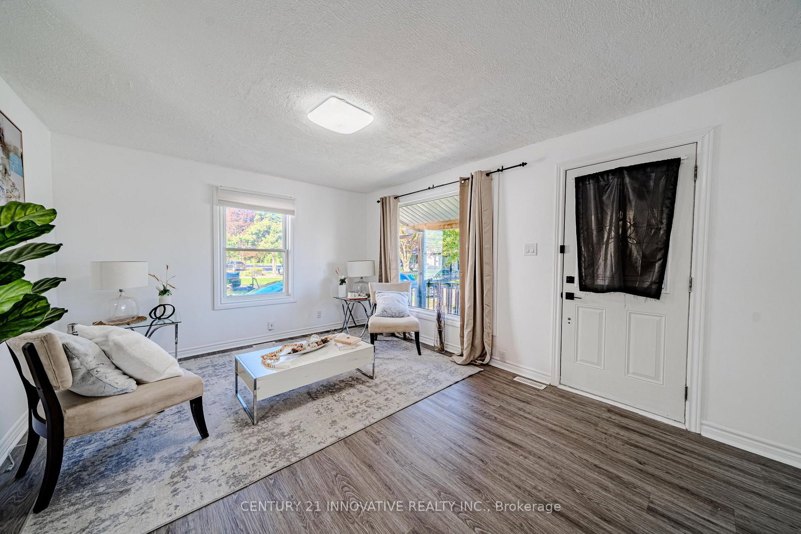 1 Edward Street • Ajax, ON photo 8