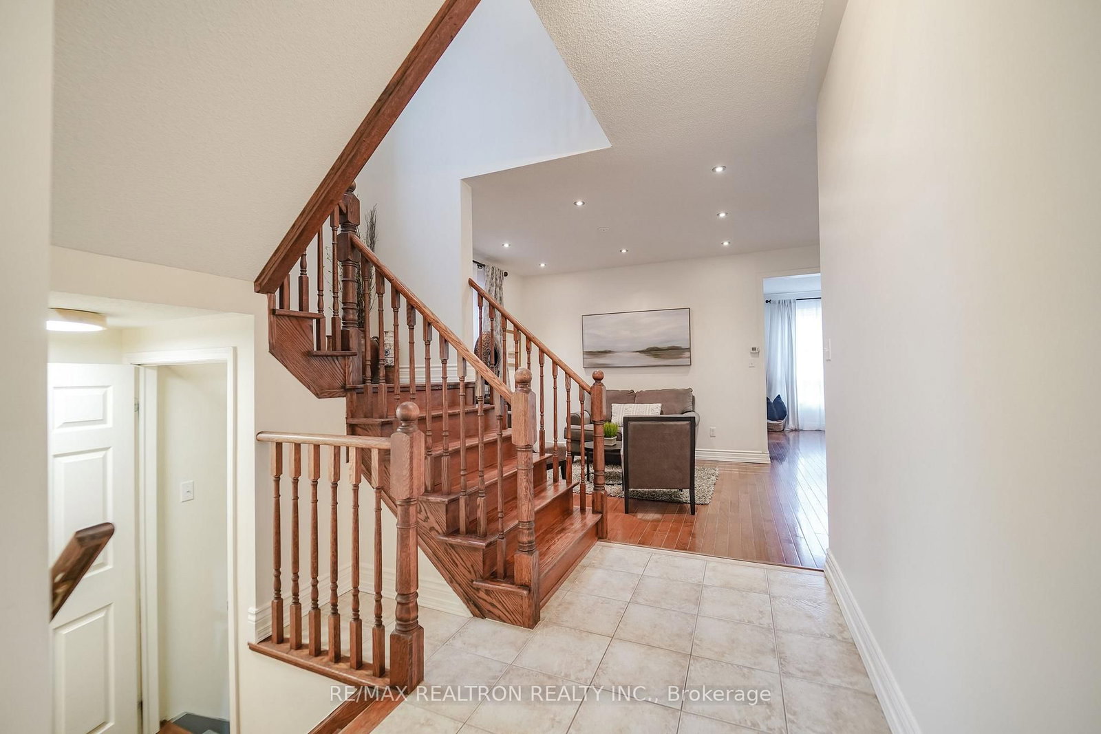 18 Byram Downs Street • Ajax, ON photo 17