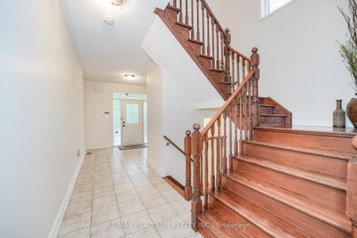 18 Byram Downs Street • Ajax, ON photo 6