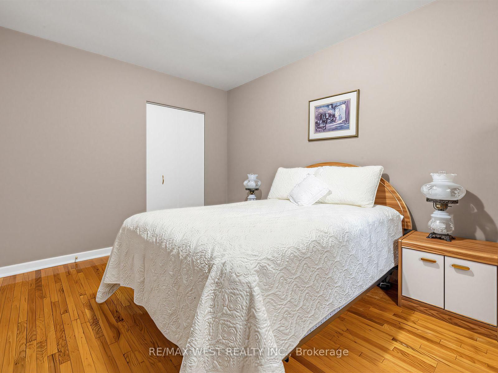 407 Brimorton Drive • Toronto, ON photo 18