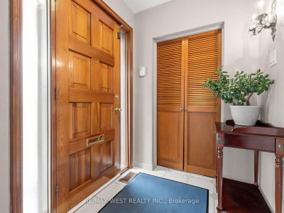 407 Brimorton Drive • Toronto, ON photo 2
