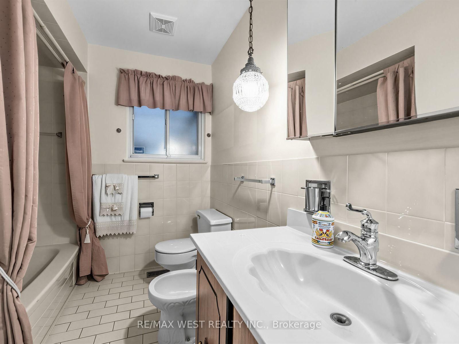 407 Brimorton Drive • Toronto, ON photo 21