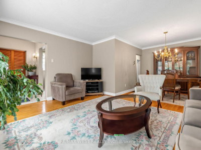 407 Brimorton Drive • Toronto, ON photo 5