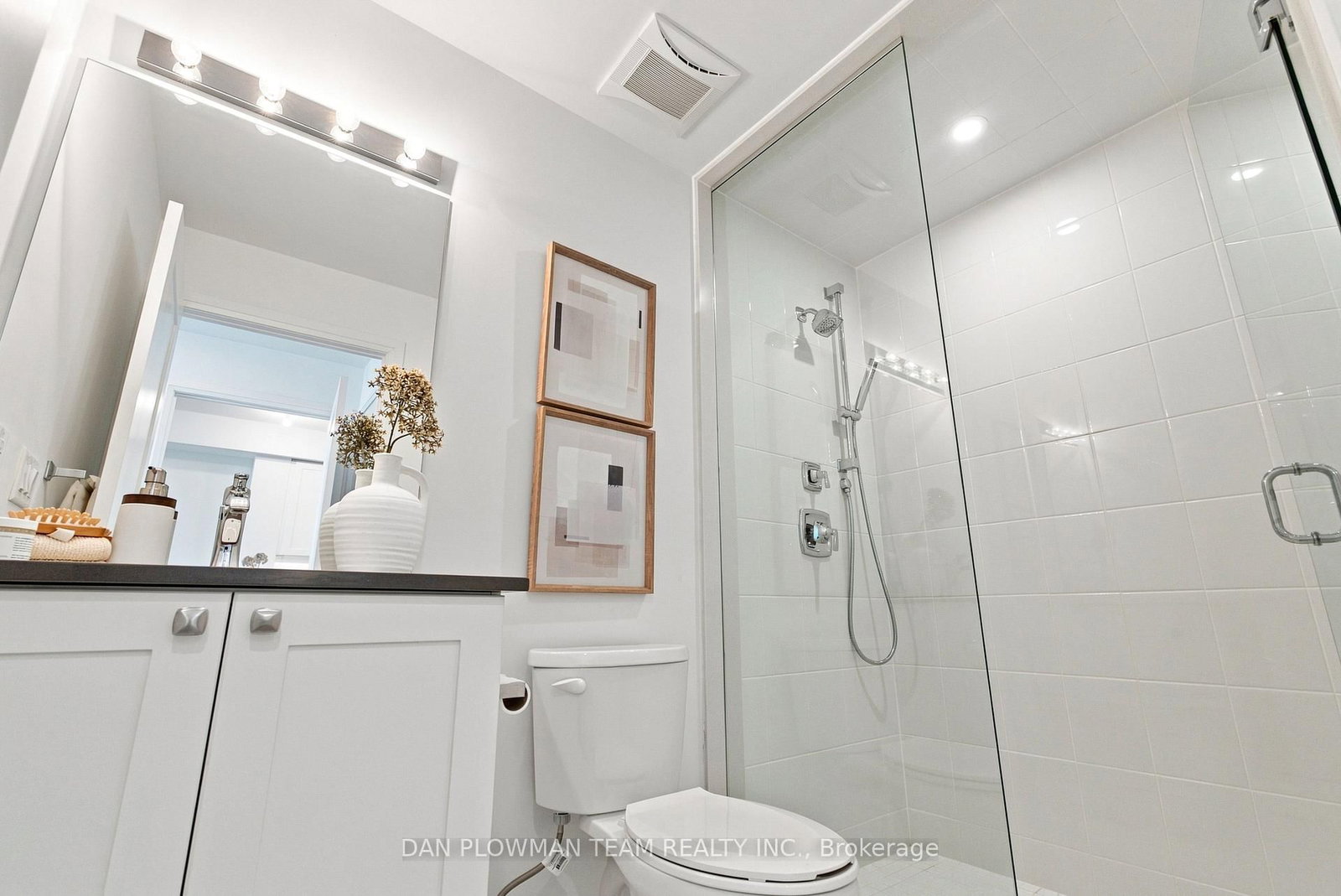 50 Lakebreeze Drive • #424 • Clarington, ON photo 14