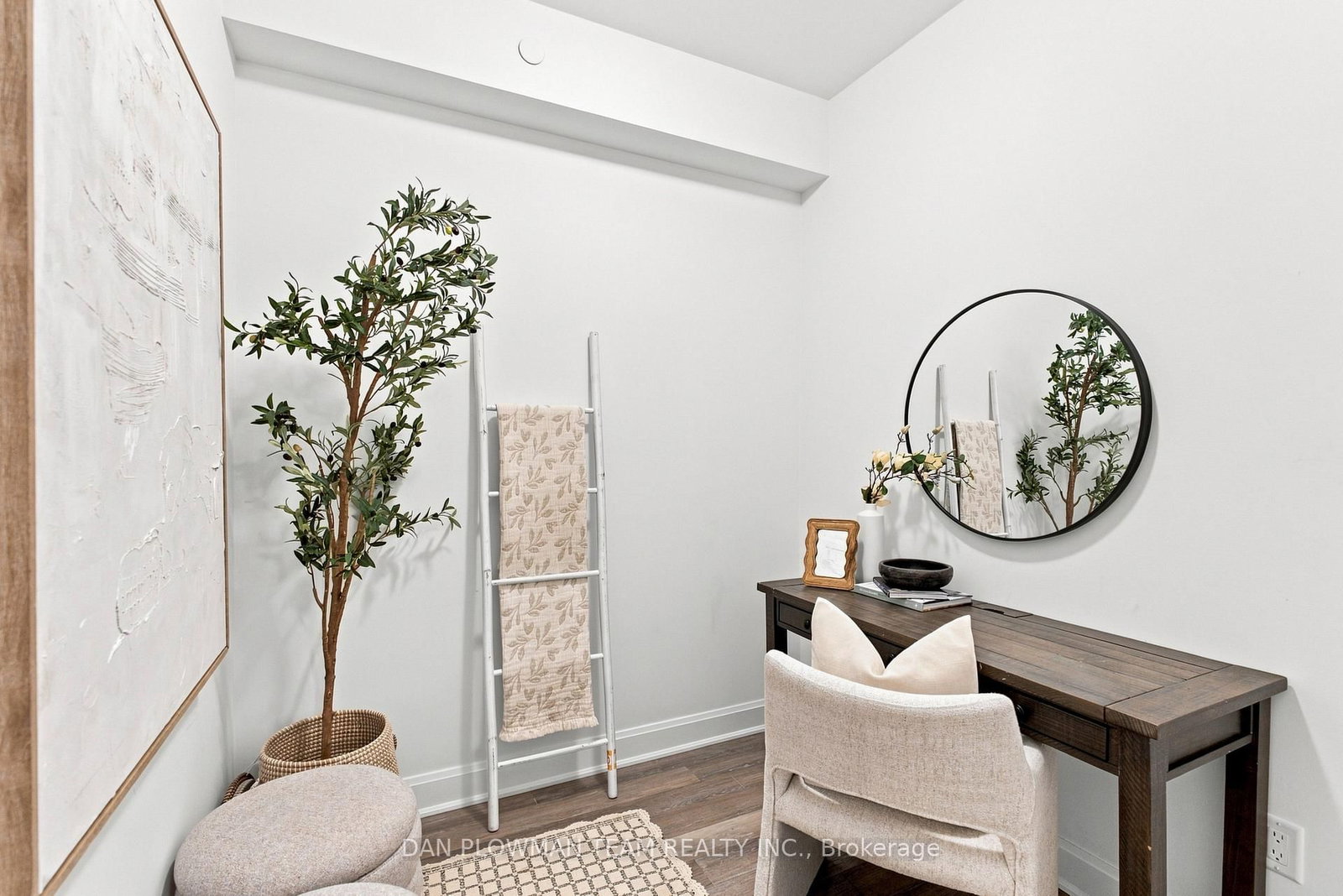 50 Lakebreeze Drive • #424 • Clarington, ON photo 16
