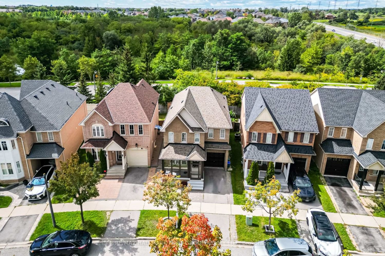 6 Tansley Crescent • Ajax, ON photo 2