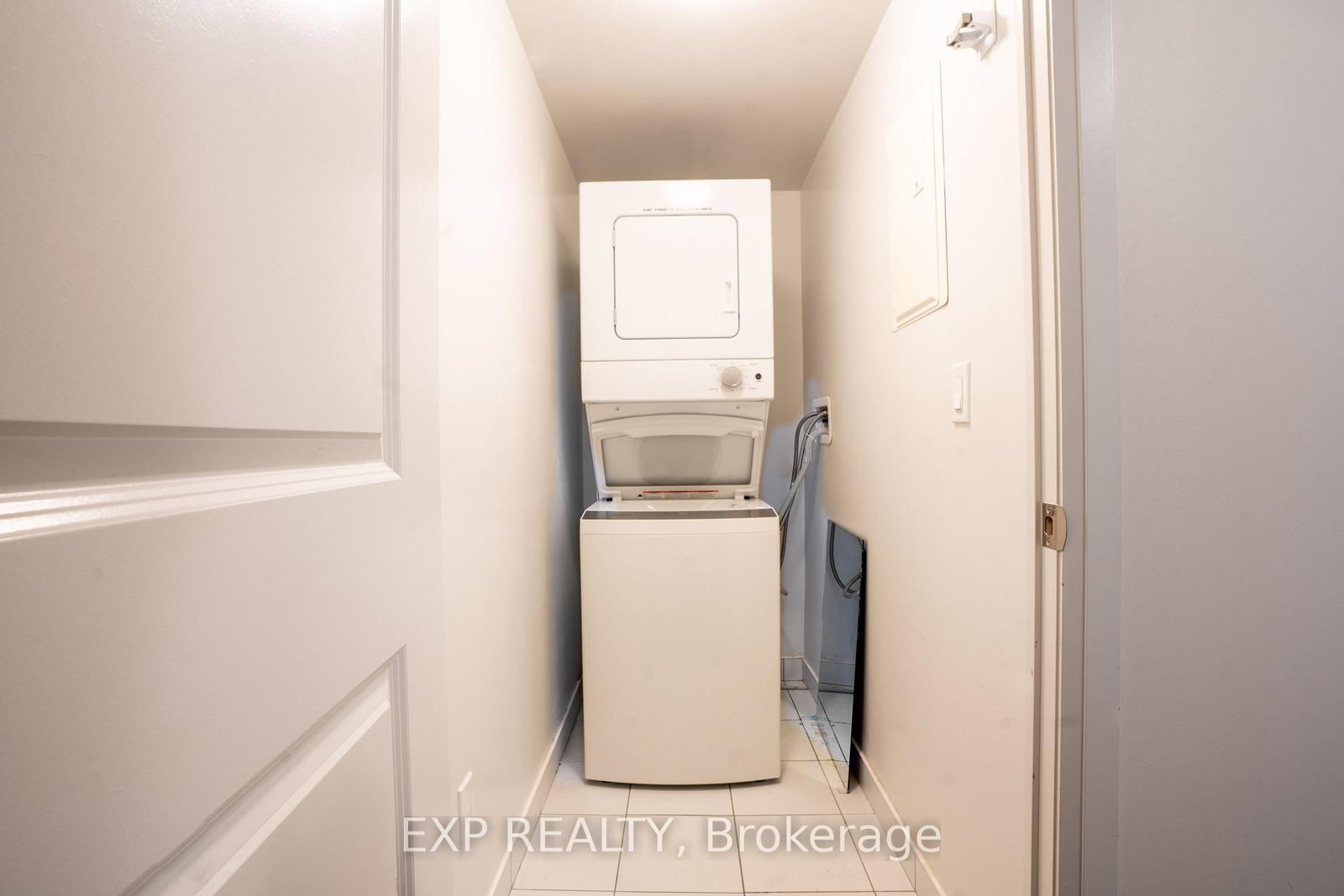 20 Meadowglen Place • #2410 • Toronto, ON photo 10