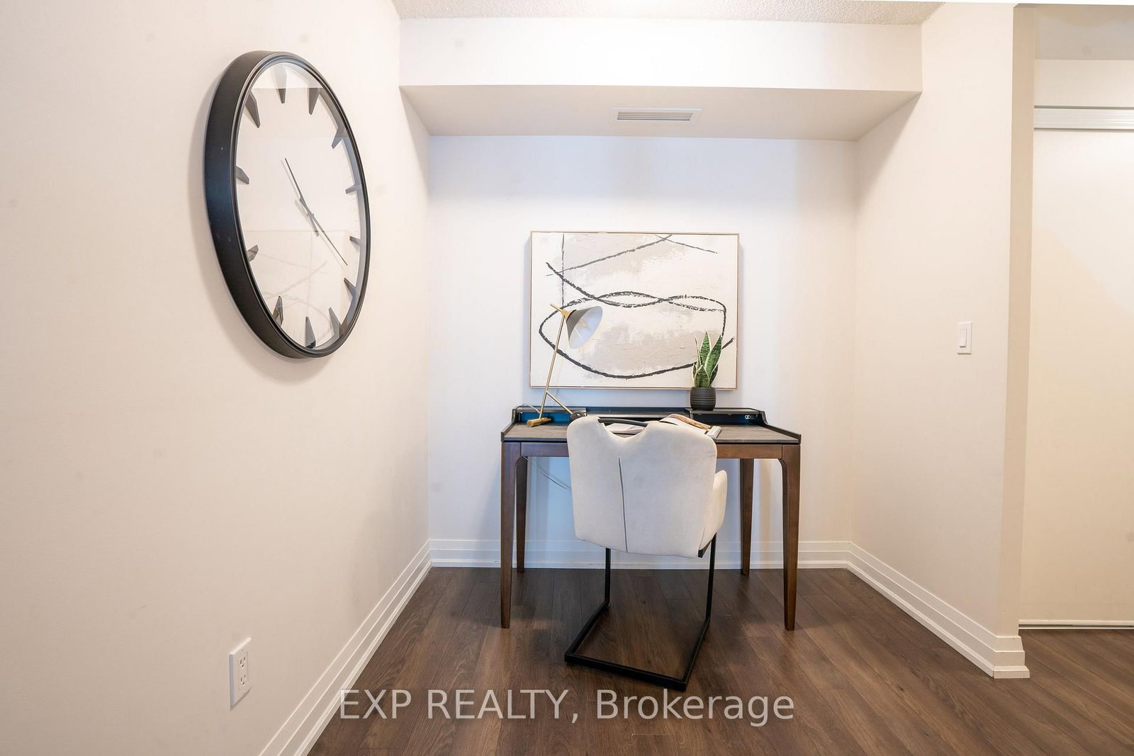 20 Meadowglen Place • #2410 • Toronto, ON photo 9