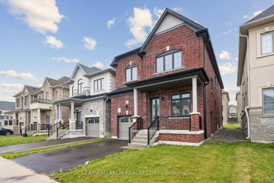 42 Northrop Avenue • Clarington, ON photo 3