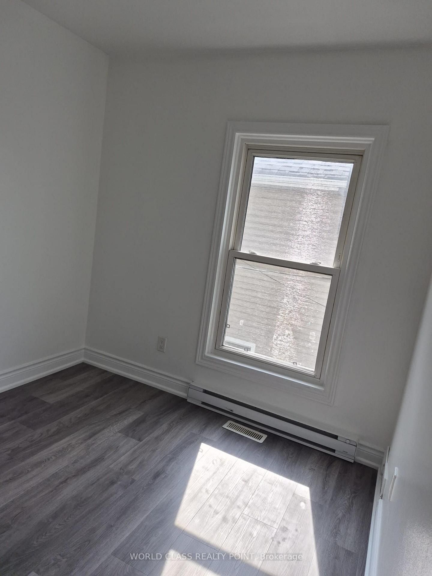 13 Brock Street E • Oshawa, ON photo 12