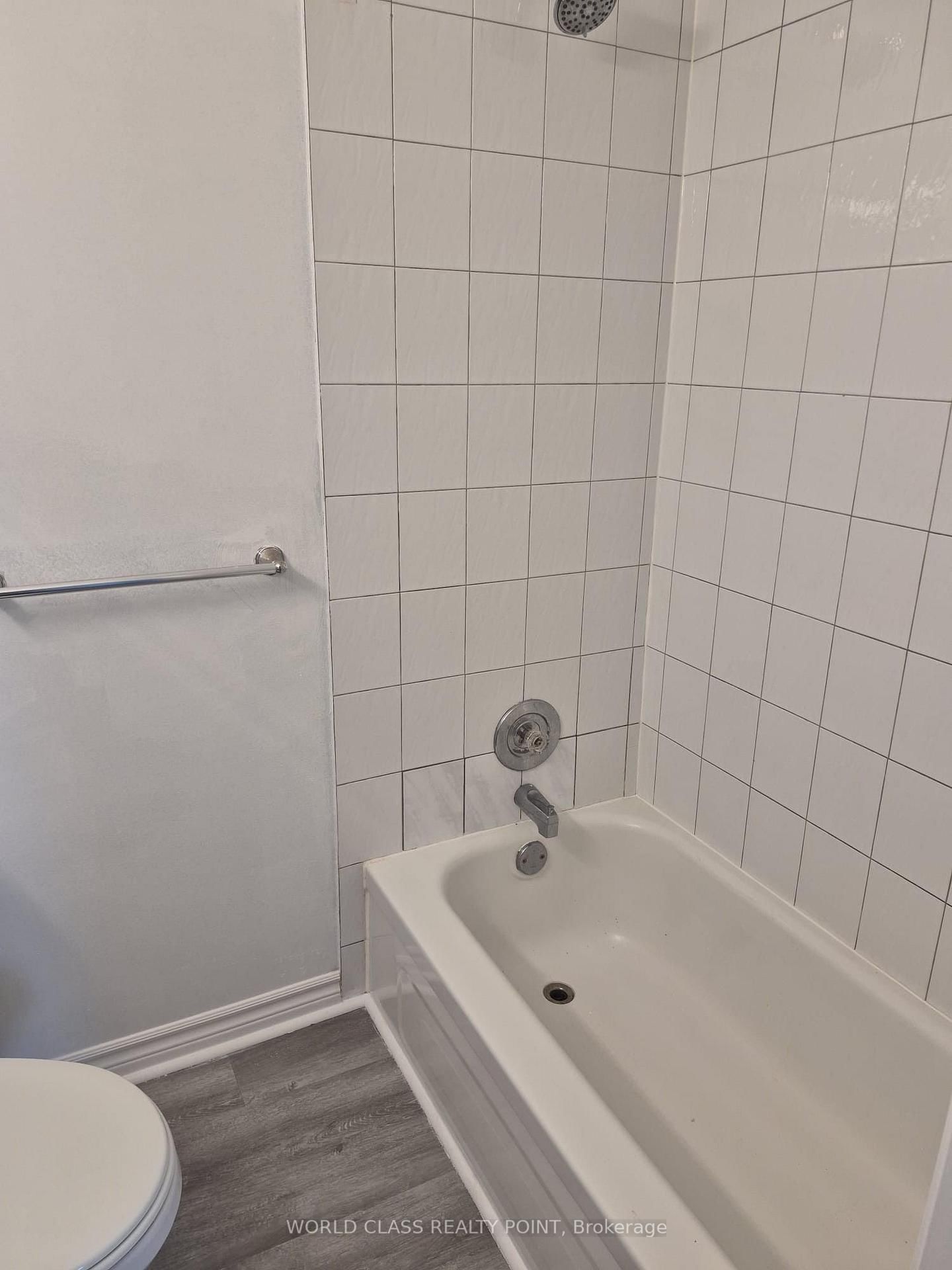 13 Brock Street E • Oshawa, ON photo 14