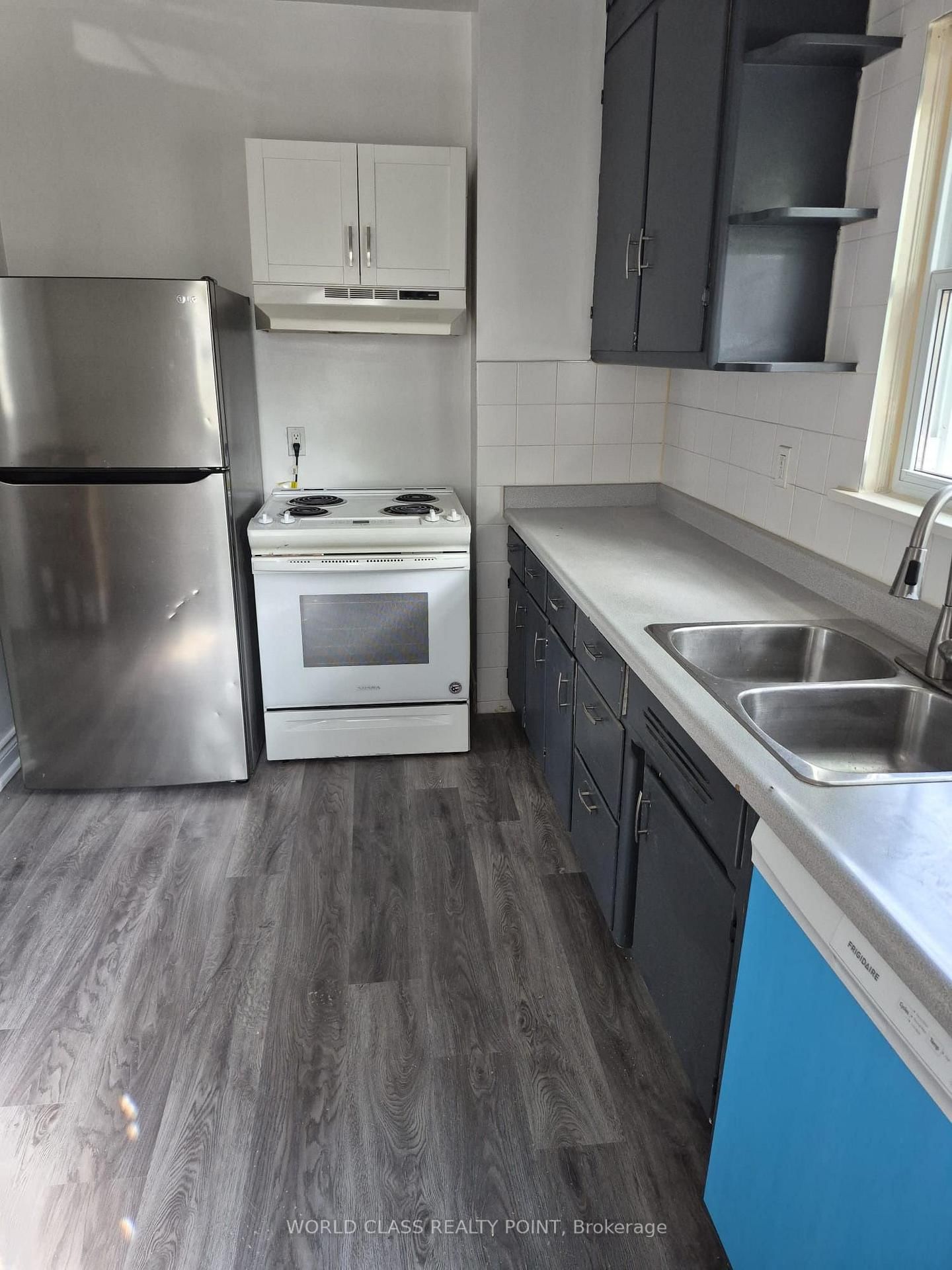 13 Brock Street E • Oshawa, ON photo 4