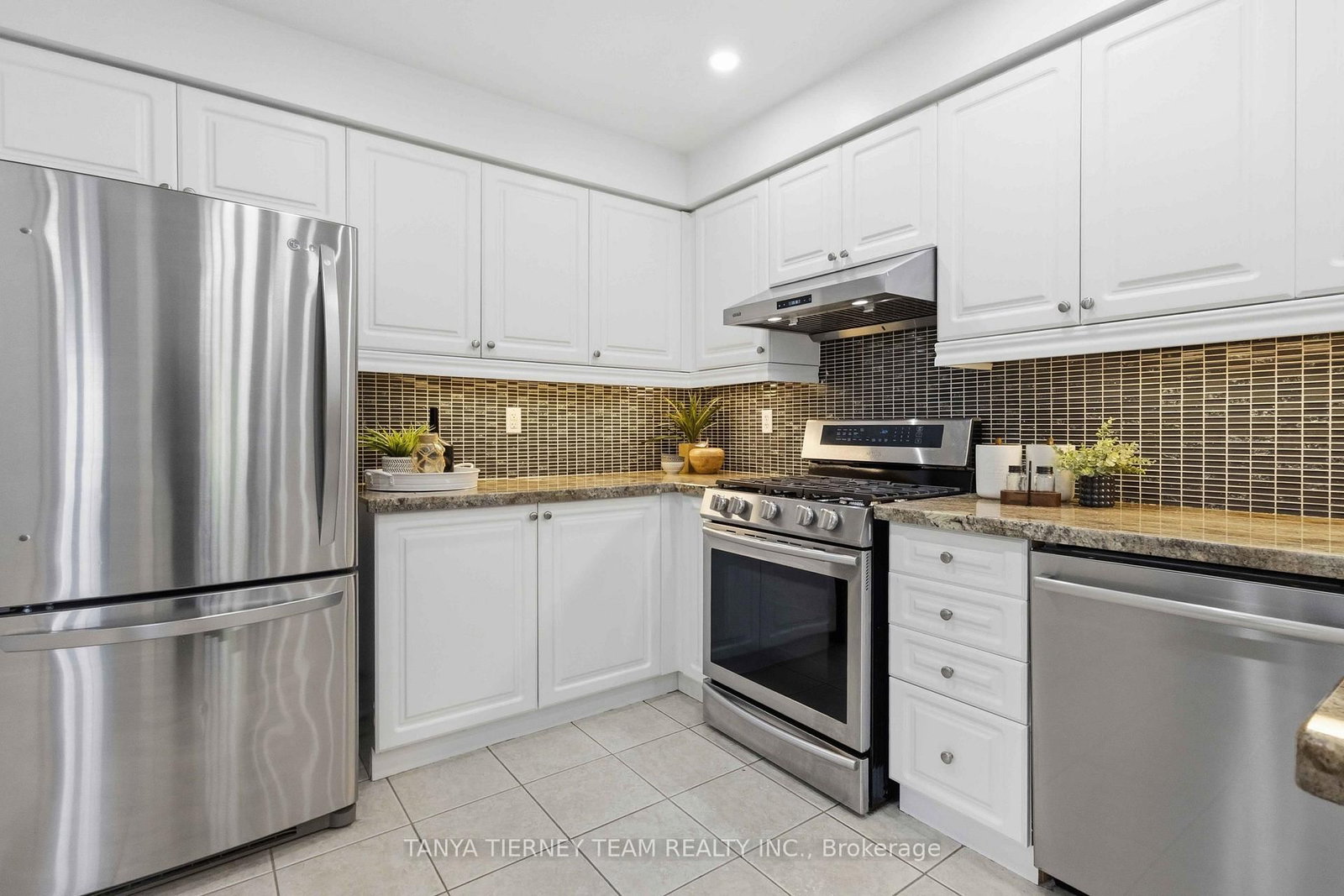 96 Robideau Place • Whitby, ON photo 12