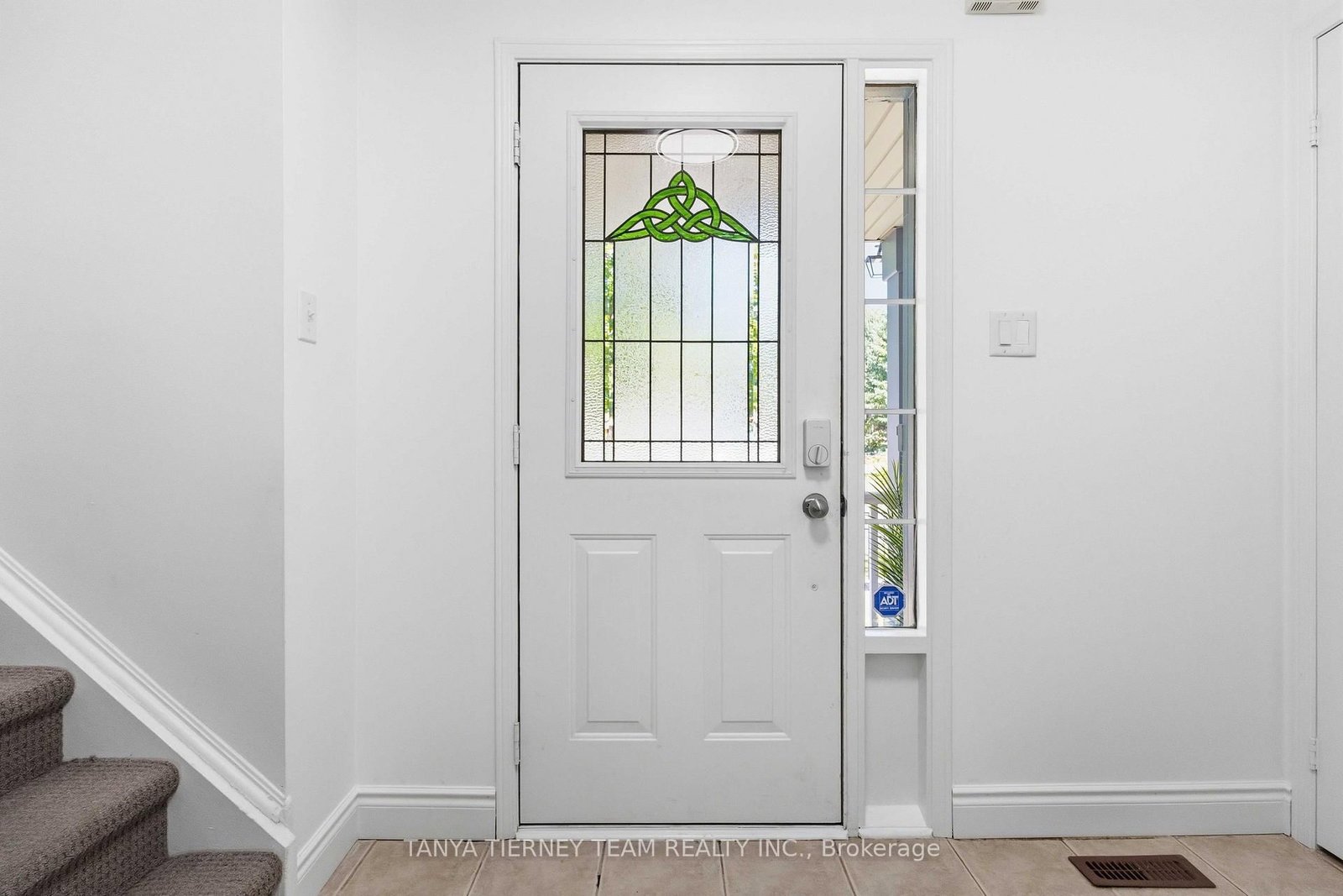 96 Robideau Place • Whitby, ON photo 6