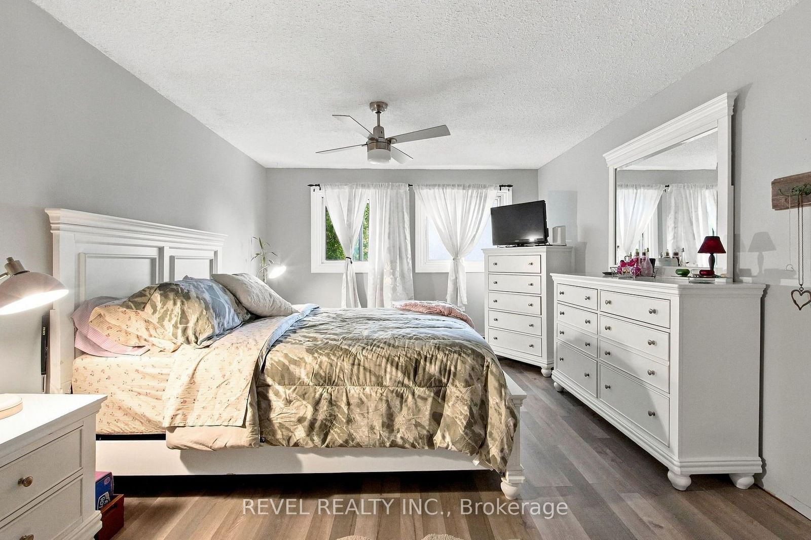 562 Capilano Crescent • Oshawa, ON photo 12