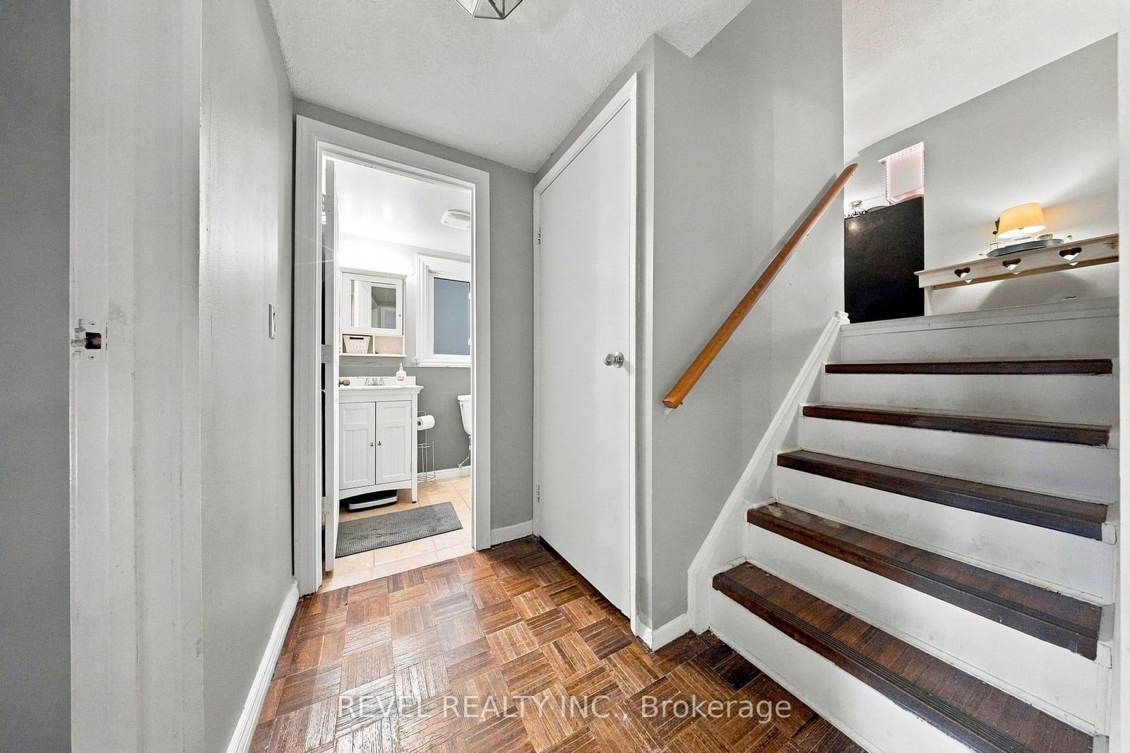 562 Capilano Crescent • Oshawa, ON photo 16