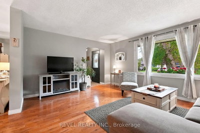 562 Capilano Crescent • Oshawa, ON photo 3