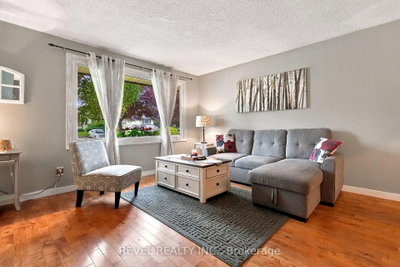 562 Capilano Crescent • Oshawa, ON photo 5