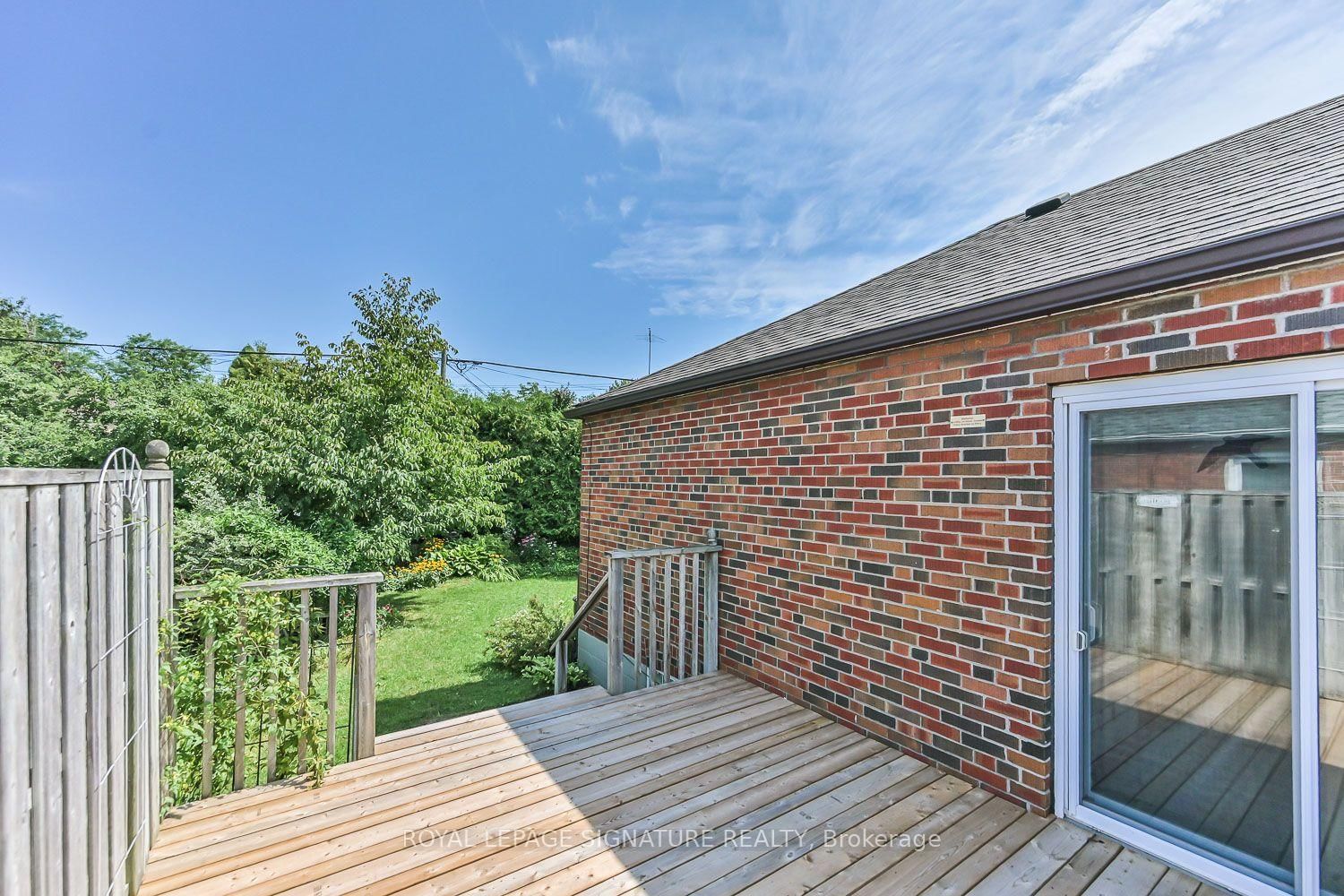 40 Shandara Crescent • Toronto, ON photo 23