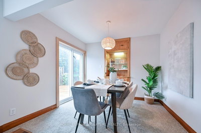 40 Shandara Crescent • Toronto, ON photo 6