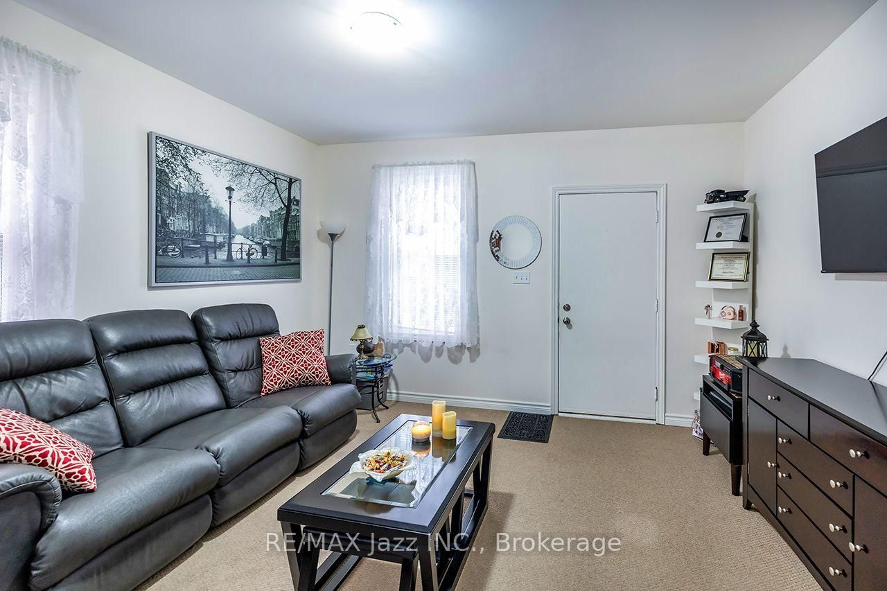 97 Adelaide Avenue E • Oshawa, ON photo 23