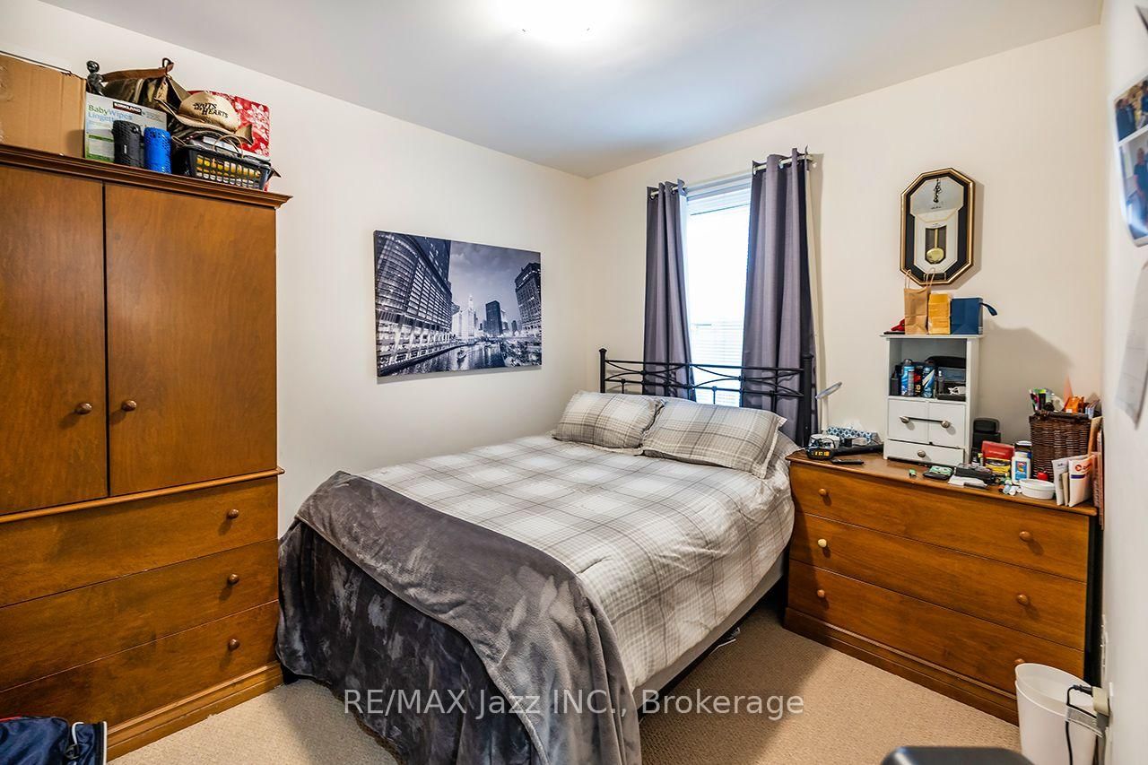 97 Adelaide Avenue E • Oshawa, ON photo 25