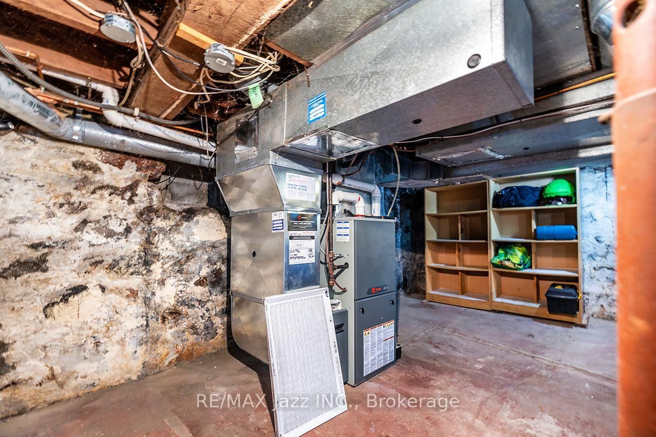 97 Adelaide Avenue E • Oshawa, ON photo 27