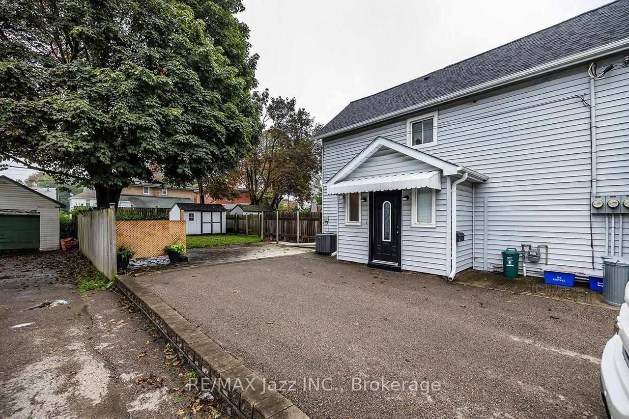 97 Adelaide Avenue E • Oshawa, ON photo 3
