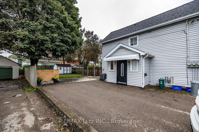 97 Adelaide Avenue E