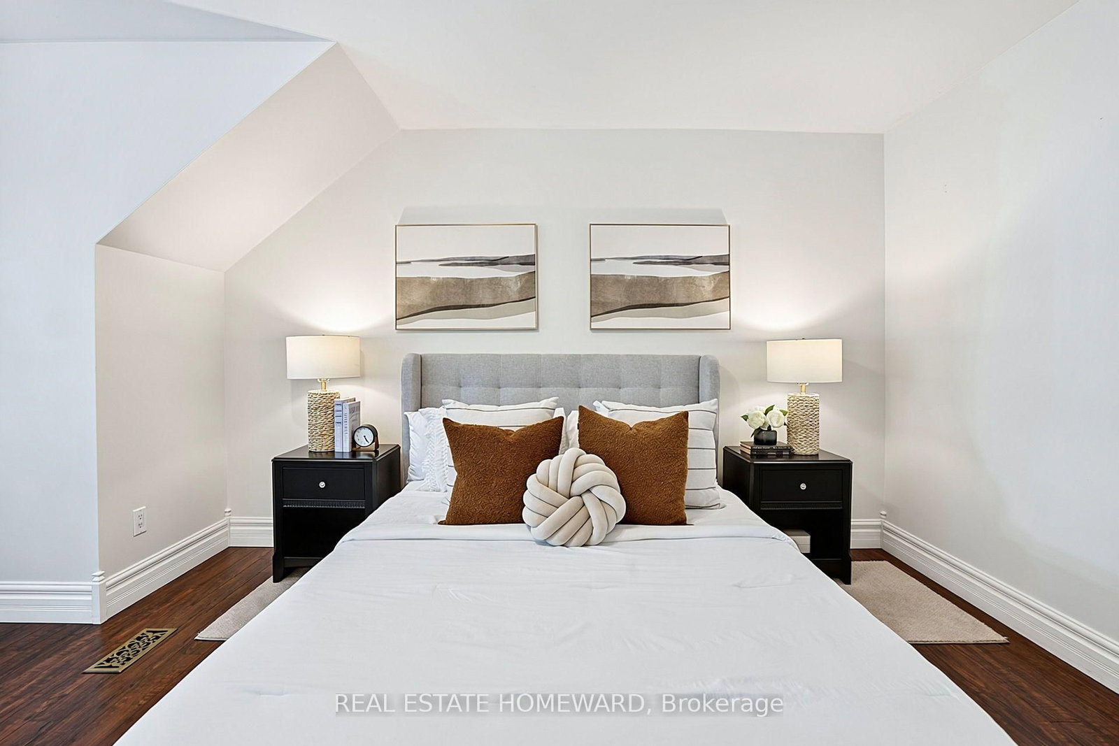 190 Rhodes Avenue • Toronto, ON photo 16