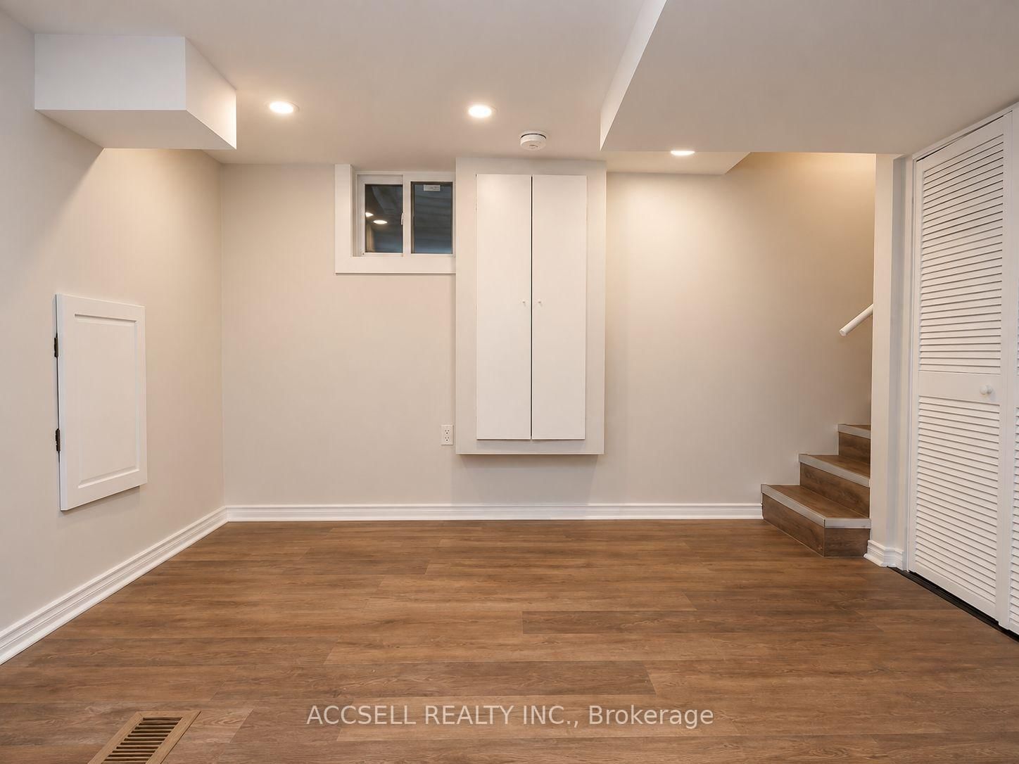 325 Greenwood Avenue • Toronto, ON photo 10