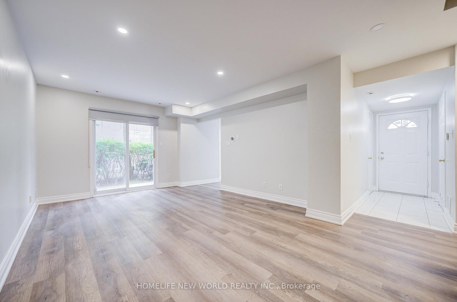 28 Rosebank Drive • #1001 • Toronto, ON photo 3