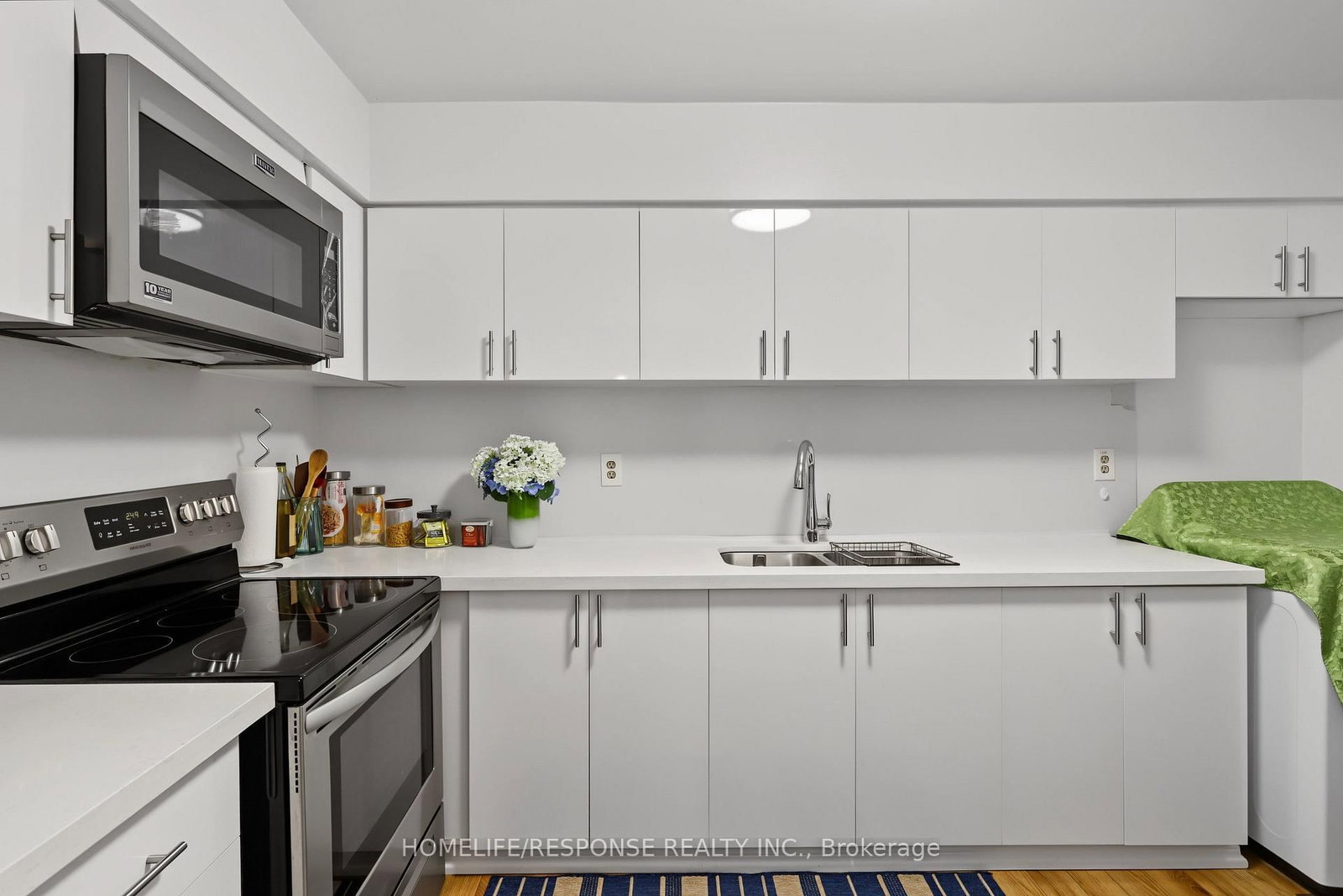 100 ECHO POINT • #1801 • Toronto, ON photo 9