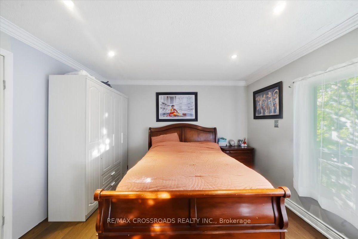 239 Island Road • Toronto, ON photo 10