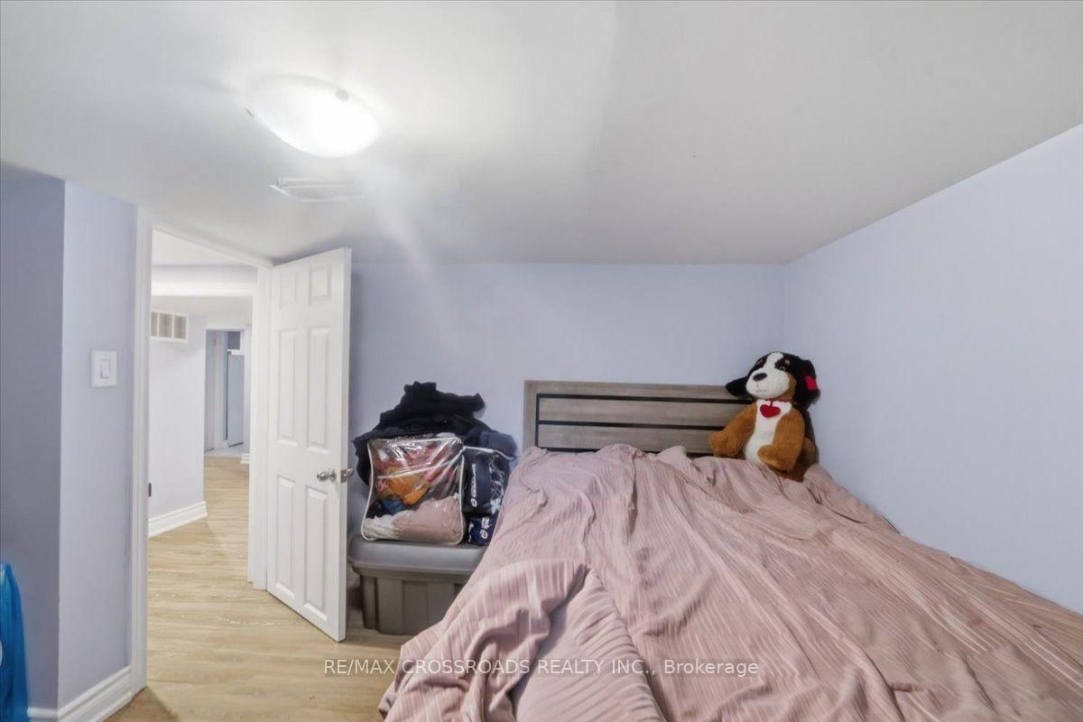 239 Island Road • Toronto, ON photo 14